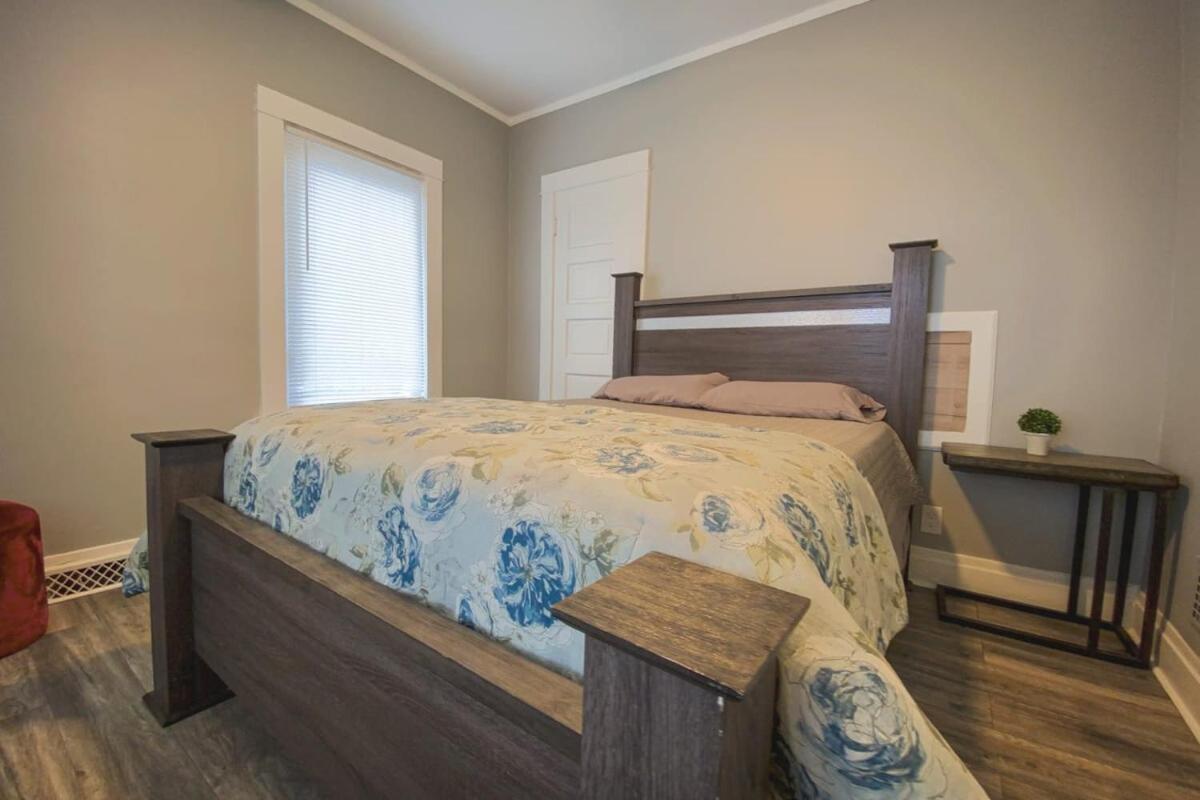 Large 6Br, 2 Bath In Niagara Falls Luaran gambar